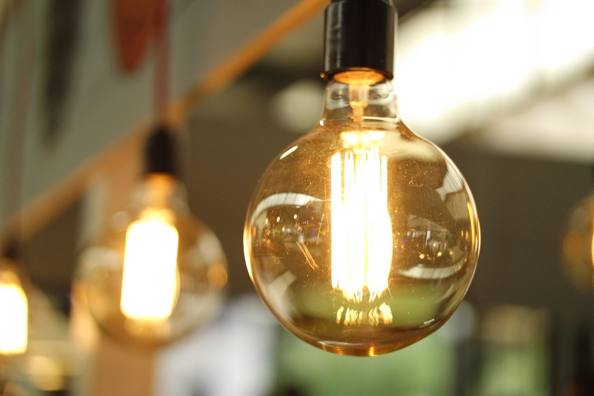 Inteligentne systemy zarządzania energią w domu - innowacyjne rozwiązania dla oszczędności